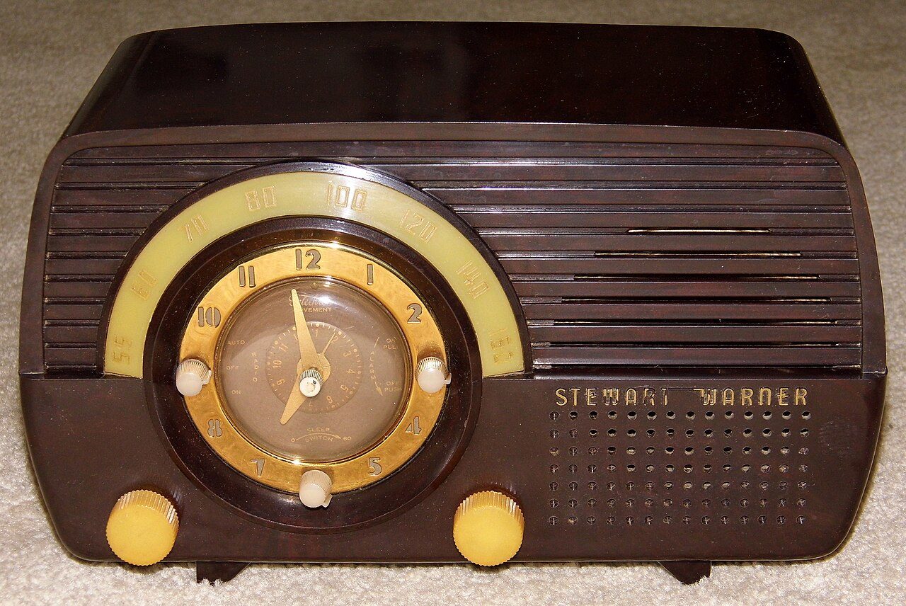 A vintage Stewart-Warner clock radio